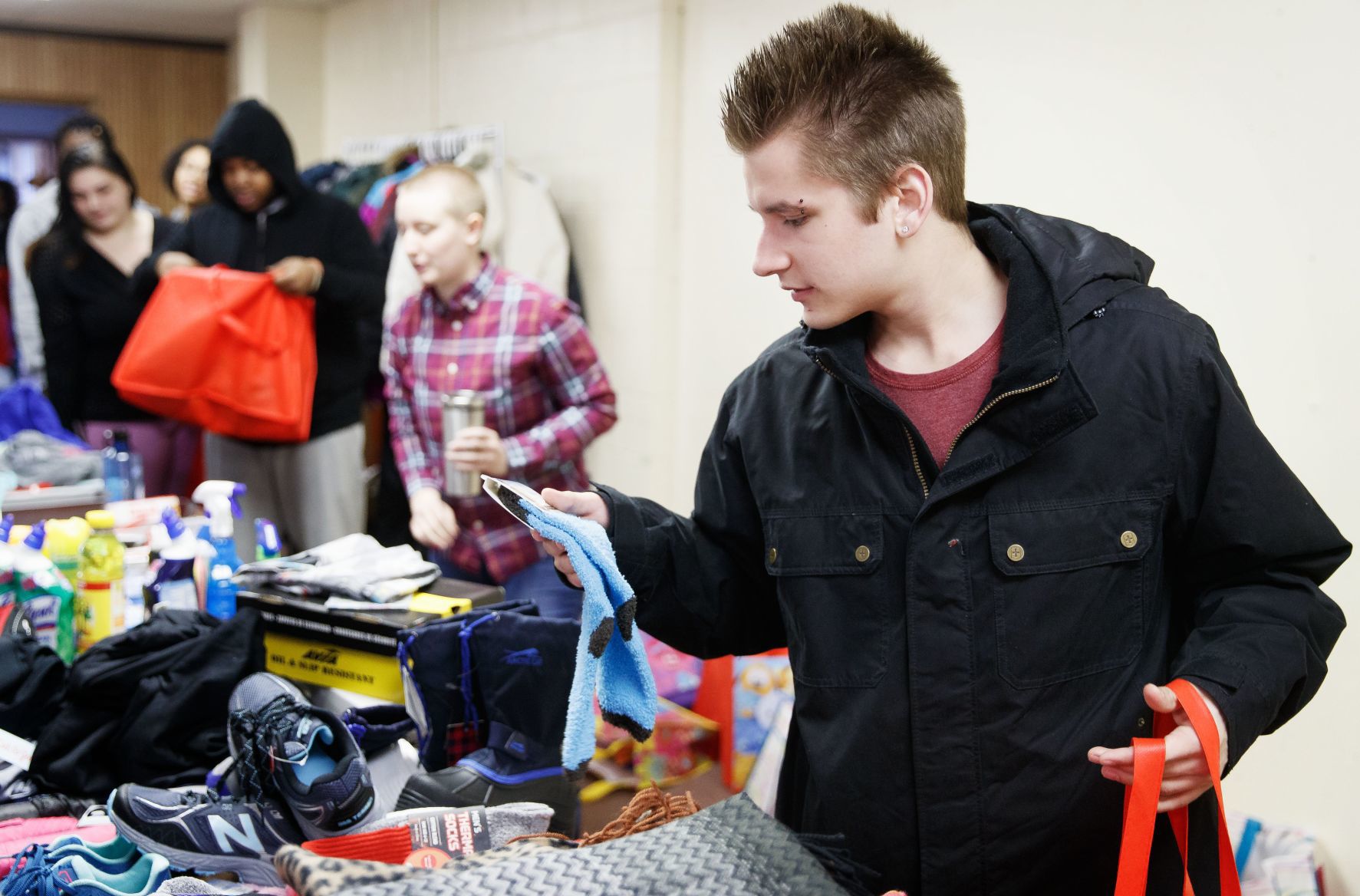 Youth Emergency Services Santa’s Workshop